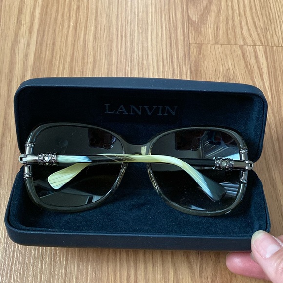 ❤️ Lanvin Paris Designer Sunglasses New with Case - Picture 3 of 12